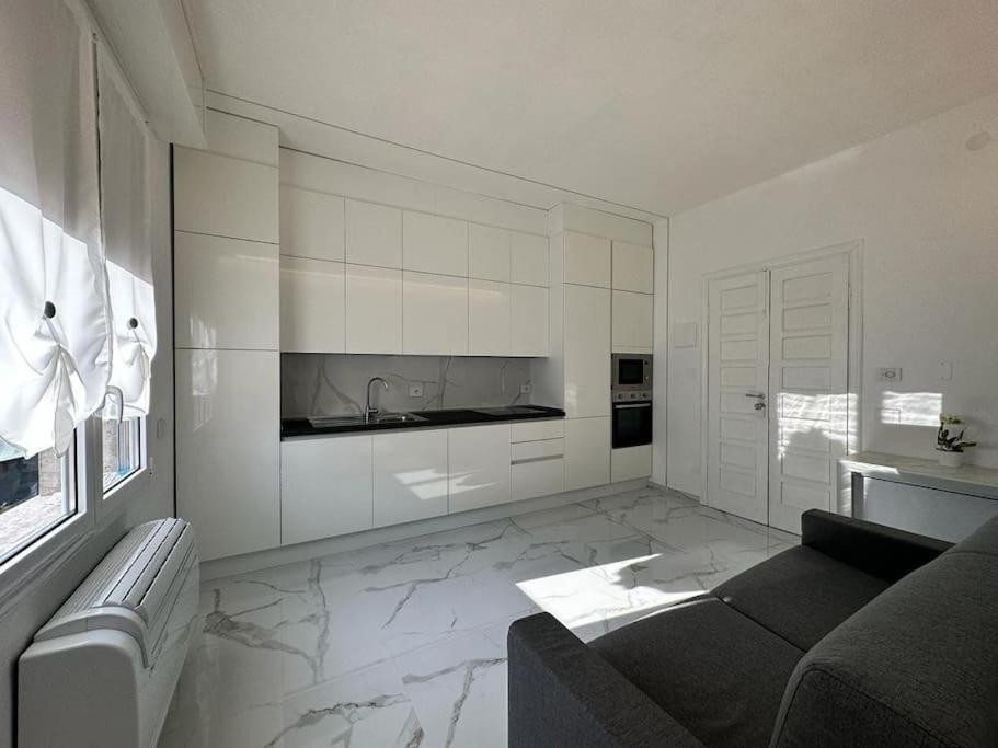 Suite Aurora Luxury In The Center Of Sanremo Esterno foto